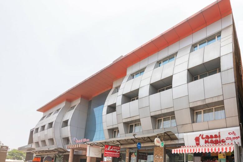 Oyo 14972 Hotel Ekaa