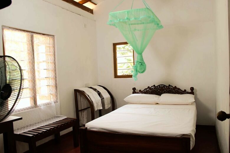 Hotel Yoho River Edge Hikkaduwa
