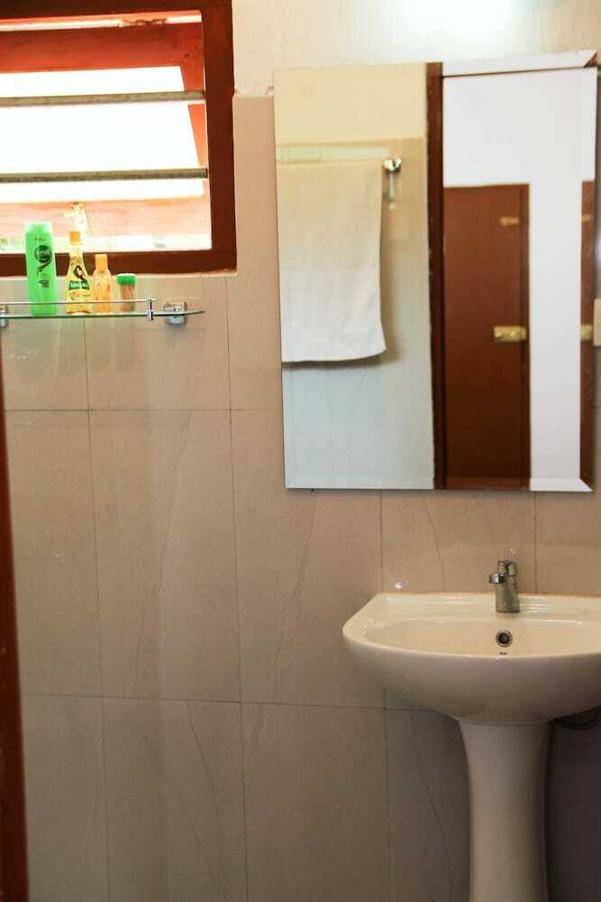 Hotel Yoho River Edge Hikkaduwa