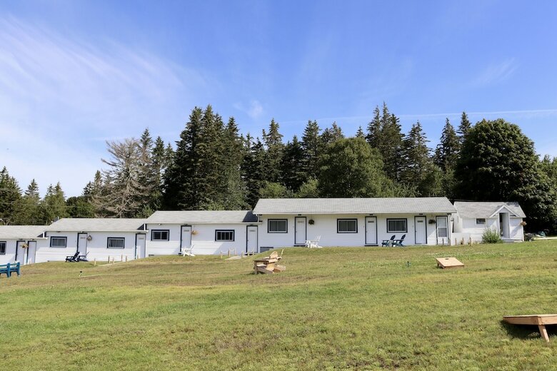 Hotel Friars Bay Inn & Cottages