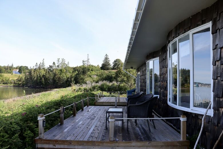 Hotel Friars Bay Inn & Cottages
