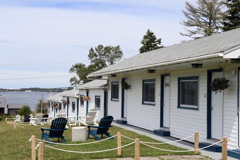 Hotel Friars Bay Inn & Cottages