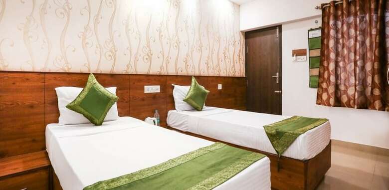 Hotel Oyo 14163 Comforts Inn