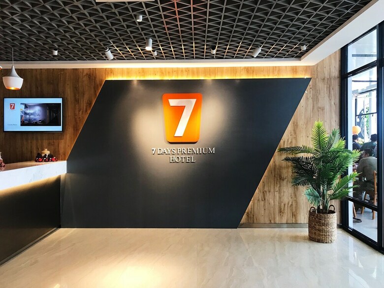 Hotel 7 Days Premium Jatinegara