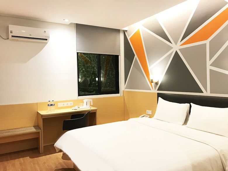 Hotel 7 Days Premium Jatinegara
