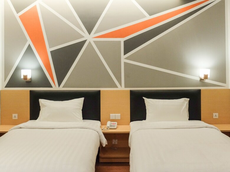 Hotel 7 Days Premium Jatinegara