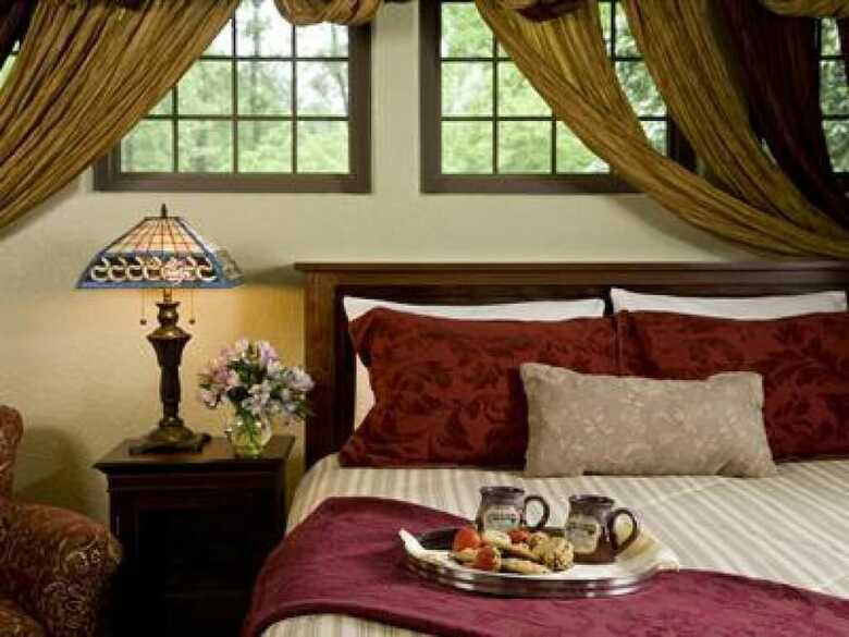 Hilltop Manor Bed And Breakfast