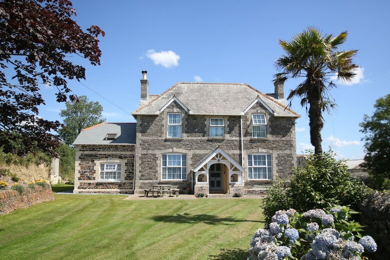 Bed & Breakfast Trenona Farm Holidays