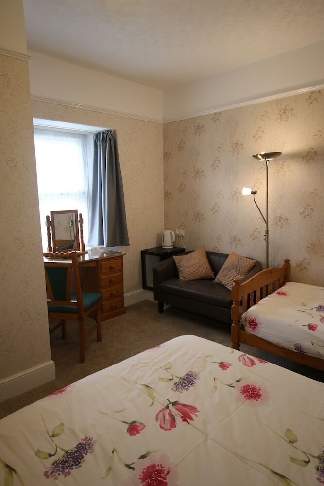 Bed & Breakfast Trenona Farm Holidays