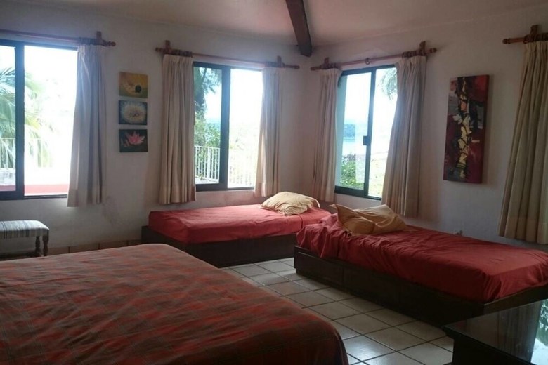 La Casa M�s Bonita de Teques - 30 Personas
