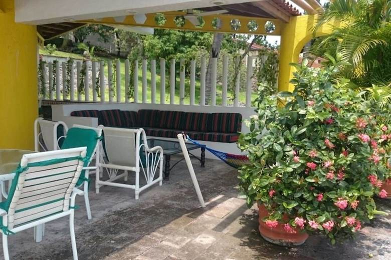 La Casa M�s Bonita de Teques - 30 Personas