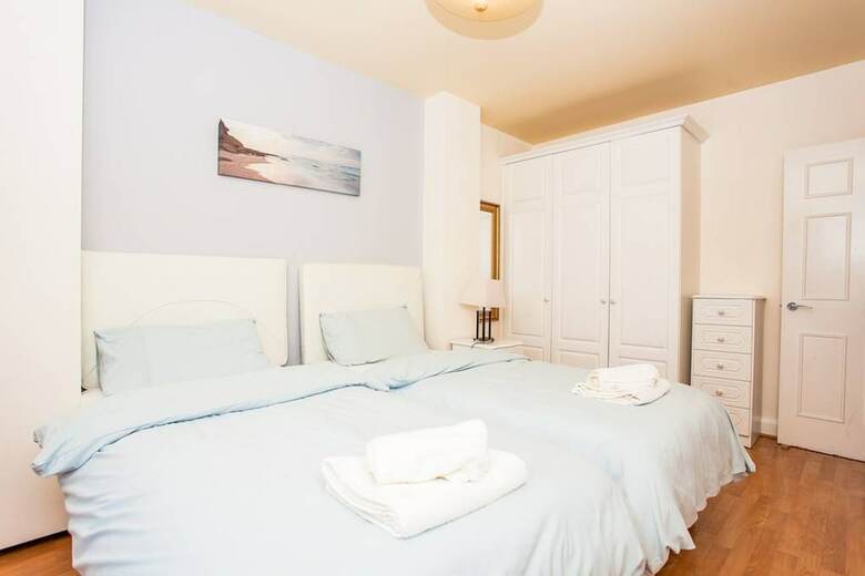 2 Bedroom Apartment 15 Minutes From City Centre