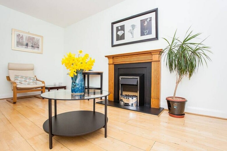 2 Bedroom Apartment 15 Minutes From City Centre