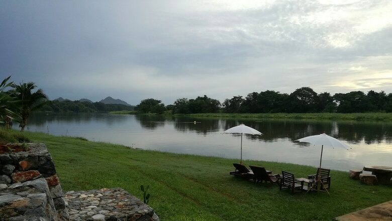 Apartamento The Chill River Kwai Resort