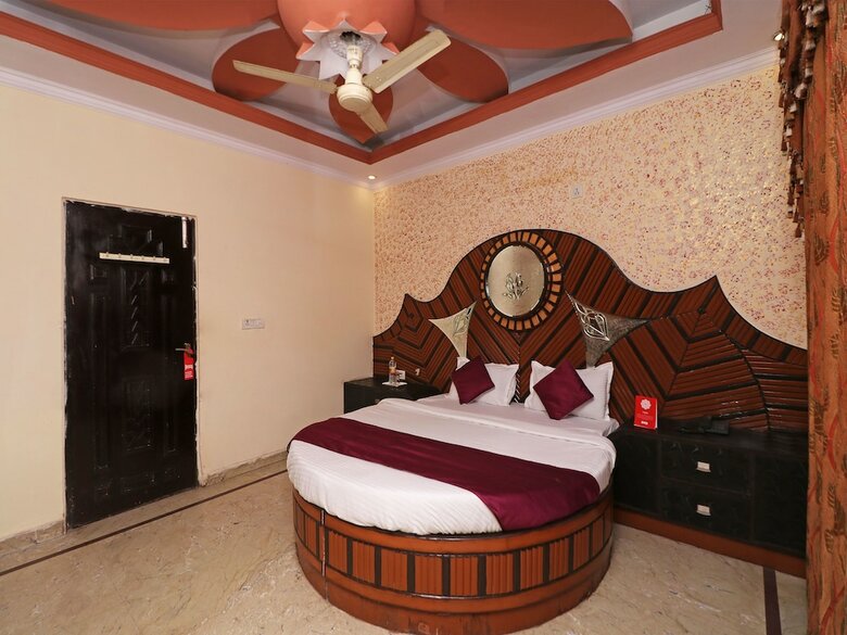 Hotel Oyo 11603 President Inn