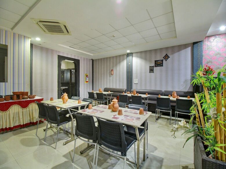 Oyo 12941 Hotel Forest Transit
