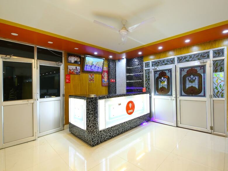 Oyo 12498 Hotel Sea Rock
