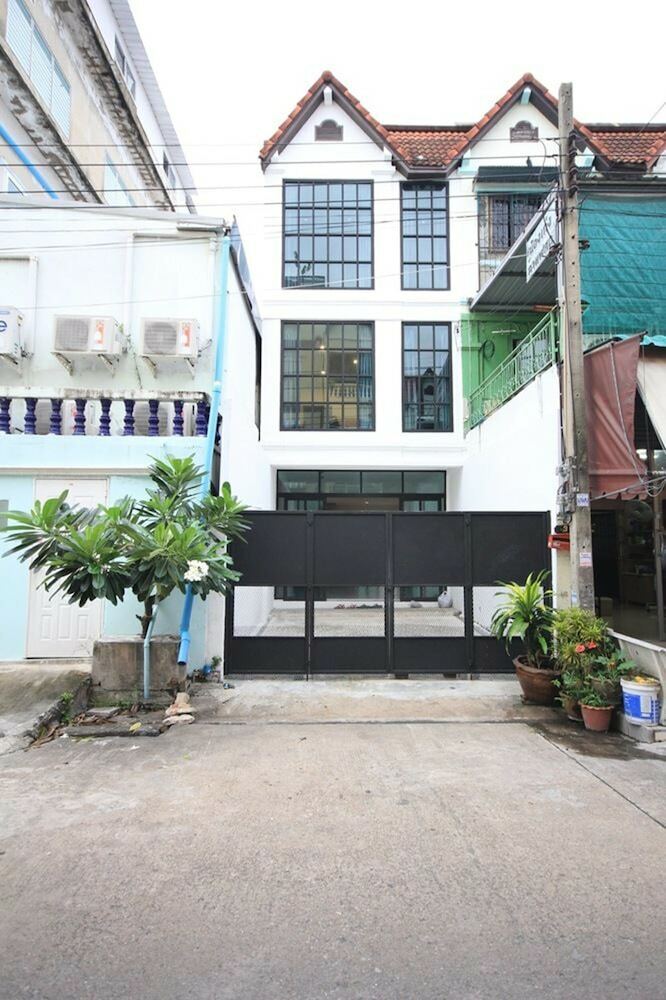 Hostal L22 Hostel