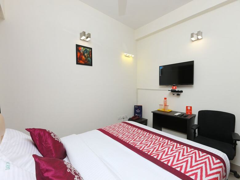 Hotel Oyo 12368 Day Inn