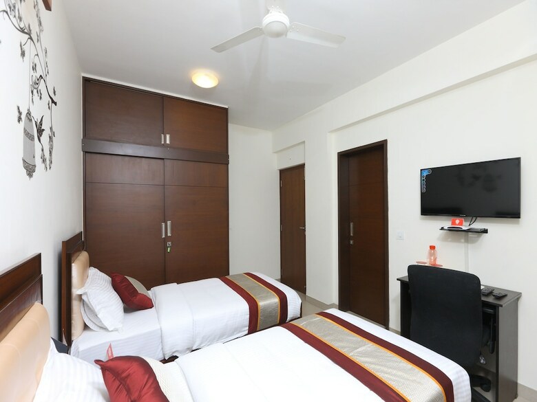 Hotel Oyo 12368 Day Inn