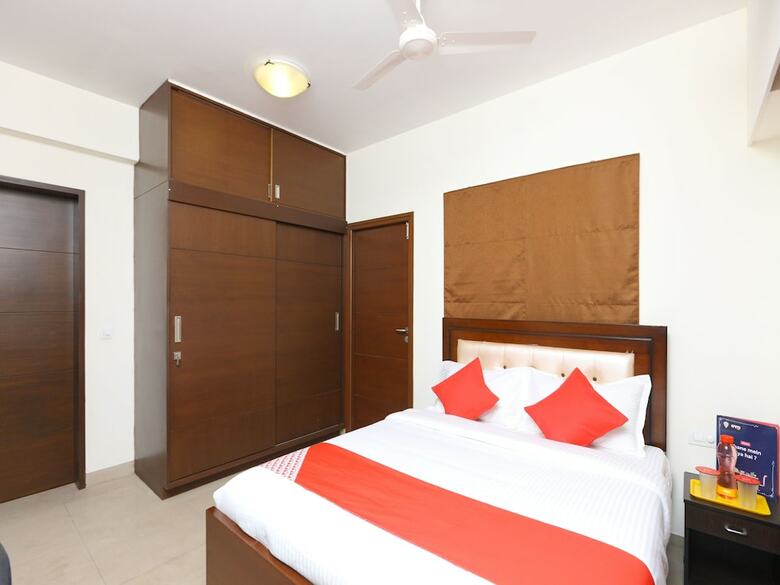 Hotel Oyo 12368 Day Inn
