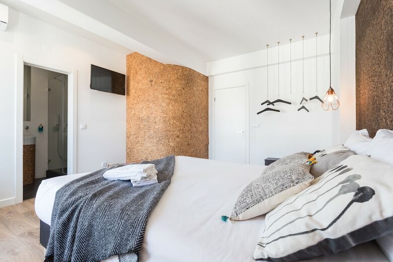 Bed & Breakfast Lisbon Airport Suites
