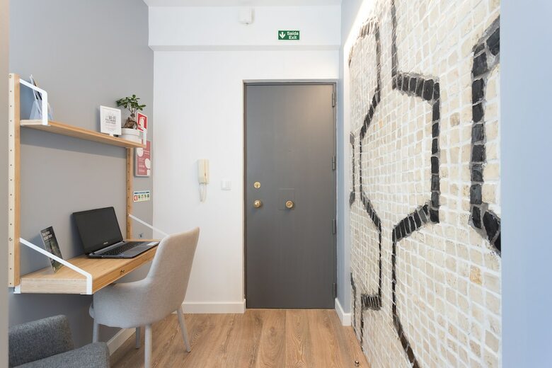 Bed & Breakfast Lisbon Airport Suites