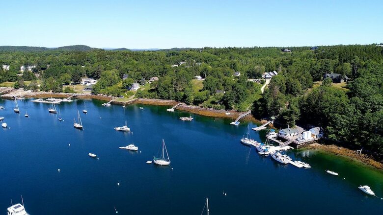 Barnacle On Bucks Harbor - Four Bedroom Home