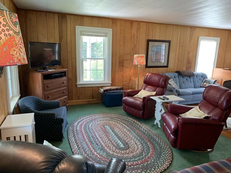 Geary House At Fifield Point - Three Bedroom Home