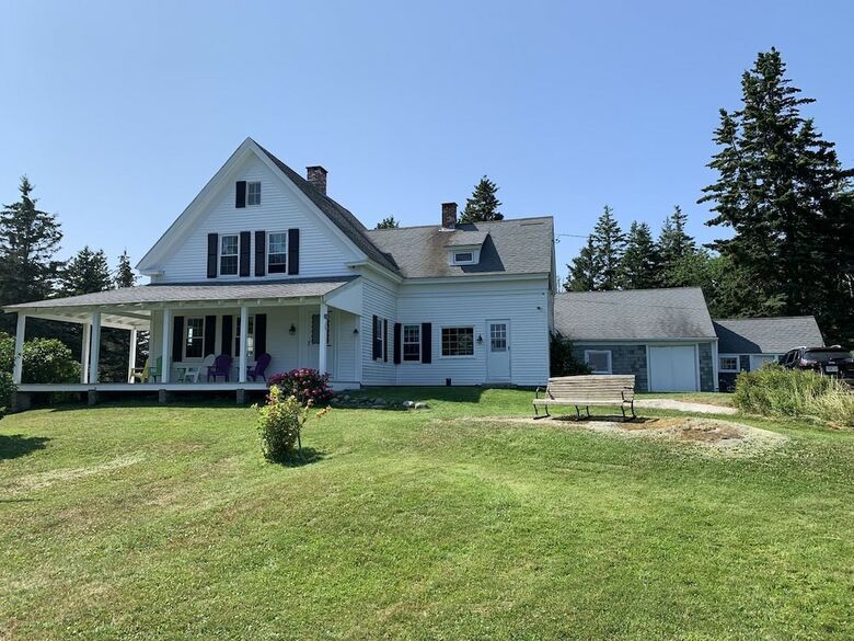 Geary House At Fifield Point - Three Bedroom Home