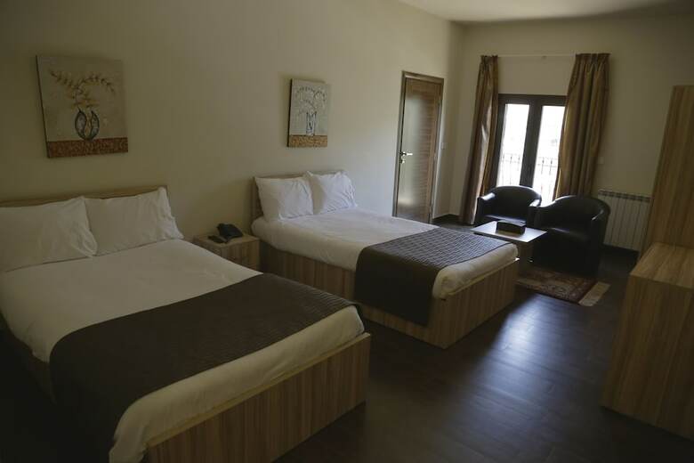 The Lodge Inn Hotel