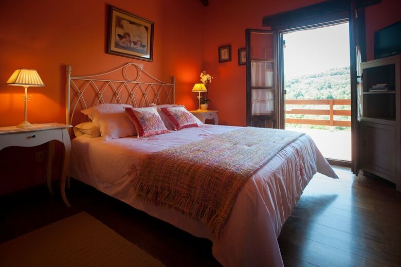 Agroturismo Casa Peluaga