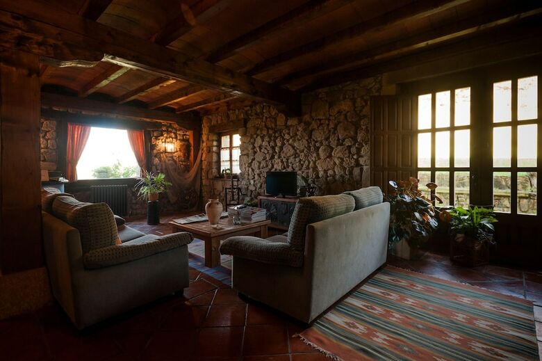 Agroturismo Casa Peluaga