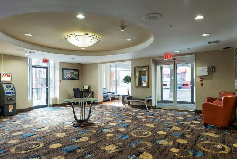 Howard Johnson Hotel By The Falls