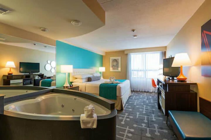 Howard Johnson Hotel By The Falls