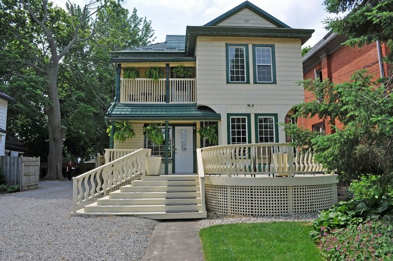 Ellis House Bed & Breakfast