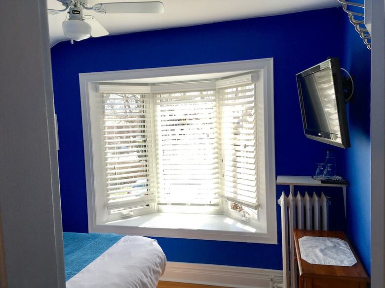 Ellis House Bed & Breakfast