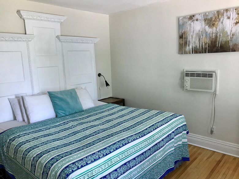 Ellis House Bed & Breakfast