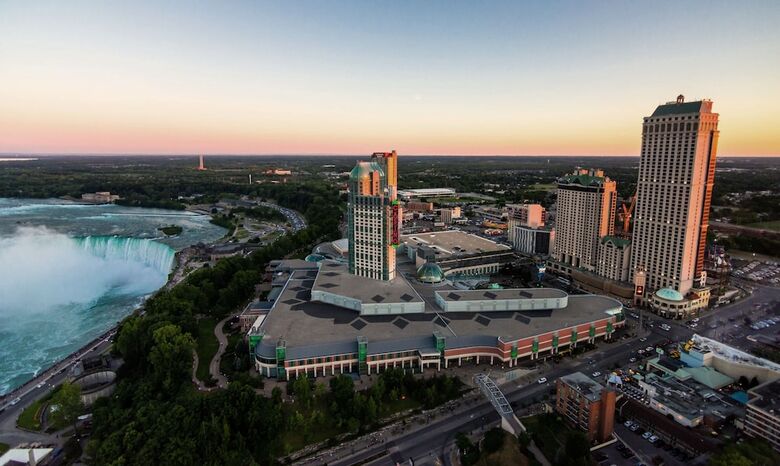 Hilton Hotel And Suites Niagara Falls/fallsview