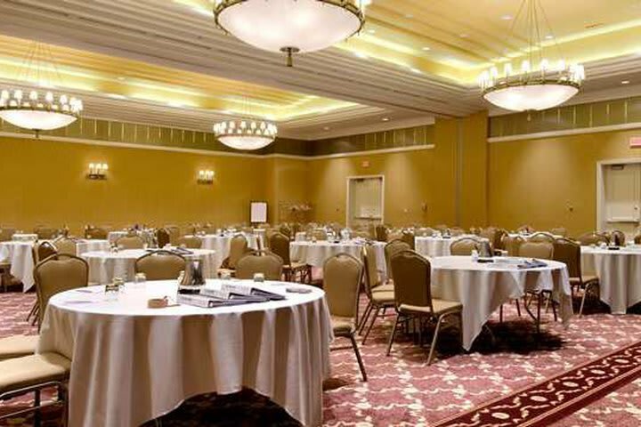 Hilton Hotel And Suites Niagara Falls/fallsview
