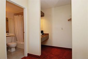 Hotel Niagara Lodge & Suites