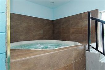 Hotel Niagara Lodge & Suites