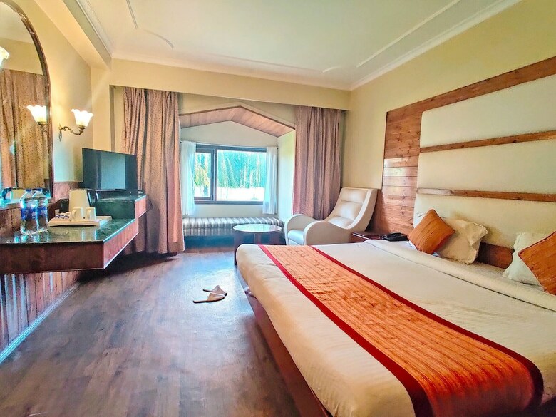 Hotel Royal Jardin Whistling Pines Resort