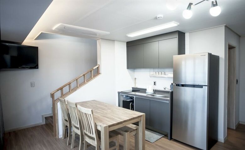 Pension La Cour Stay & Cafe