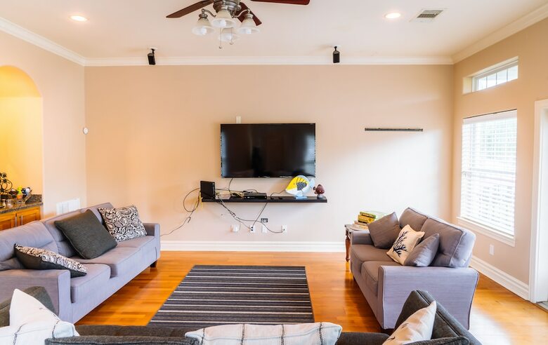 Spacious Kemah Boardwalk Townhome