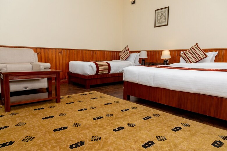 Hotel Mukhum International