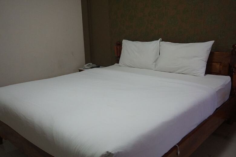 Wetsawat Place Hotel