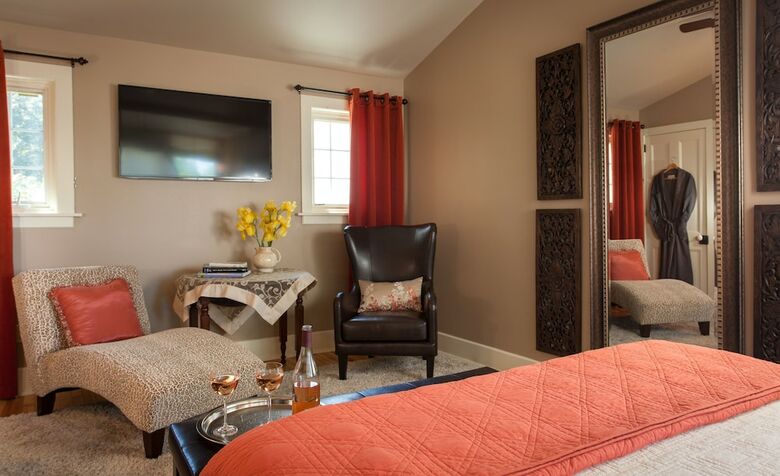 Bed & Breakfast Gothic Eves Inn And Spa
