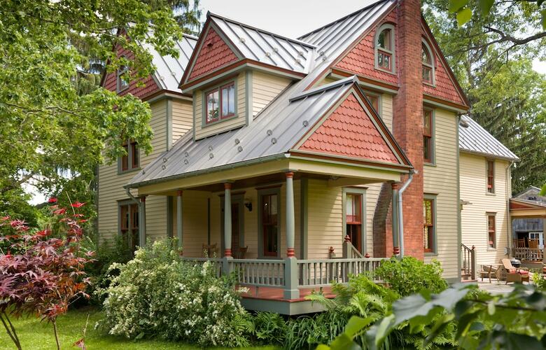 Bed & Breakfast Gothic Eves Inn And Spa