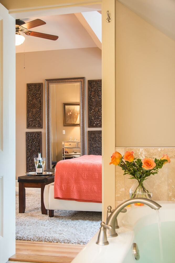 Bed & Breakfast Gothic Eves Inn And Spa